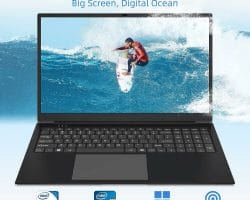 Ein Bild eines Laptops mit einem Surfbrett darauf.